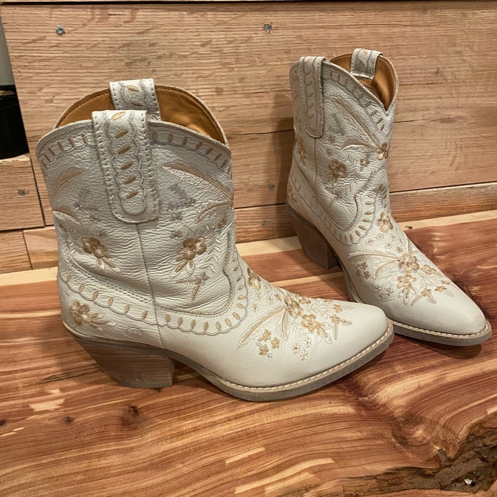 dingo Ivory Floral Embroidered Western Ankle Boots - Picture 2 of 5